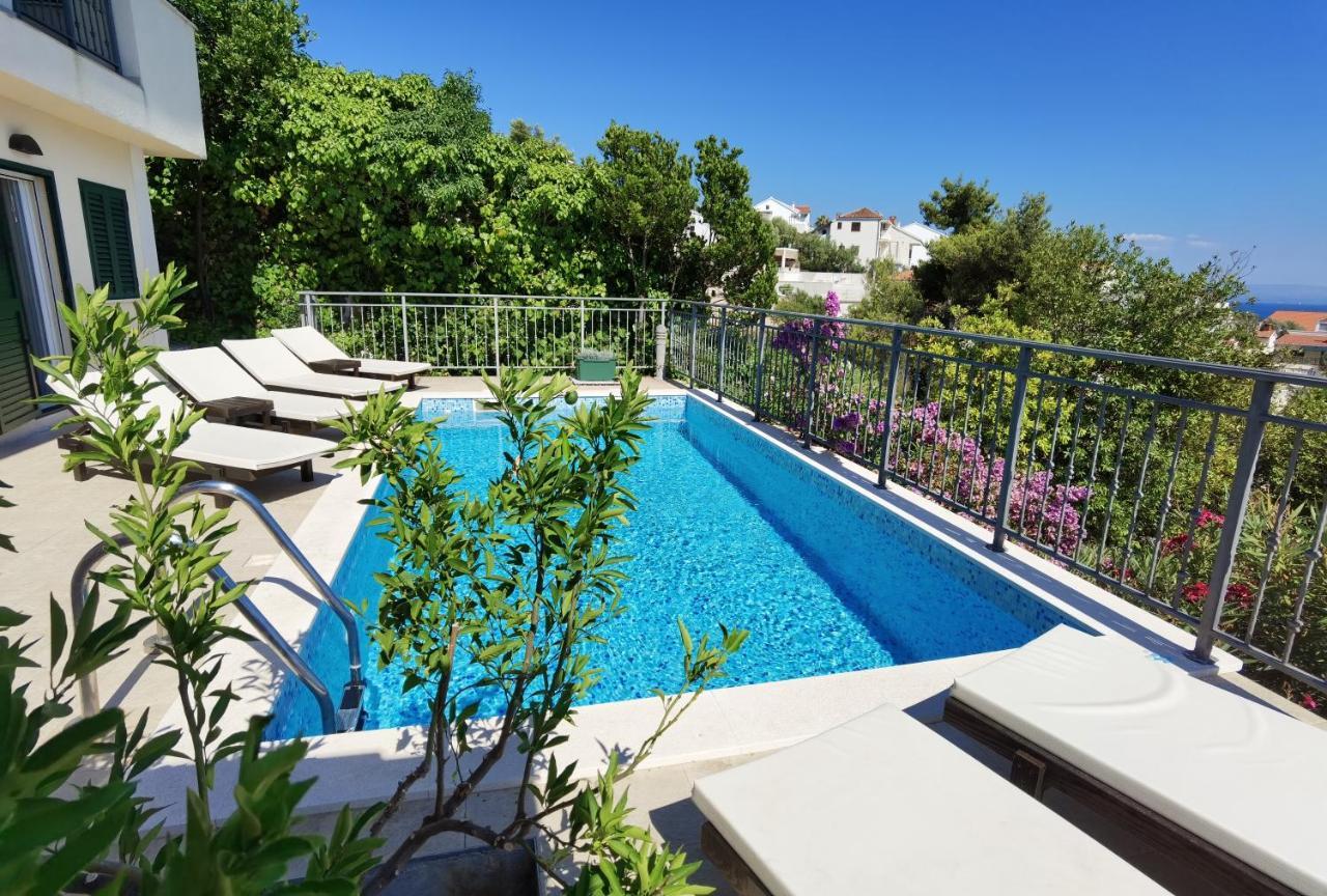 Villa Rastichi Amazing Seaview Трогир Экстерьер фото