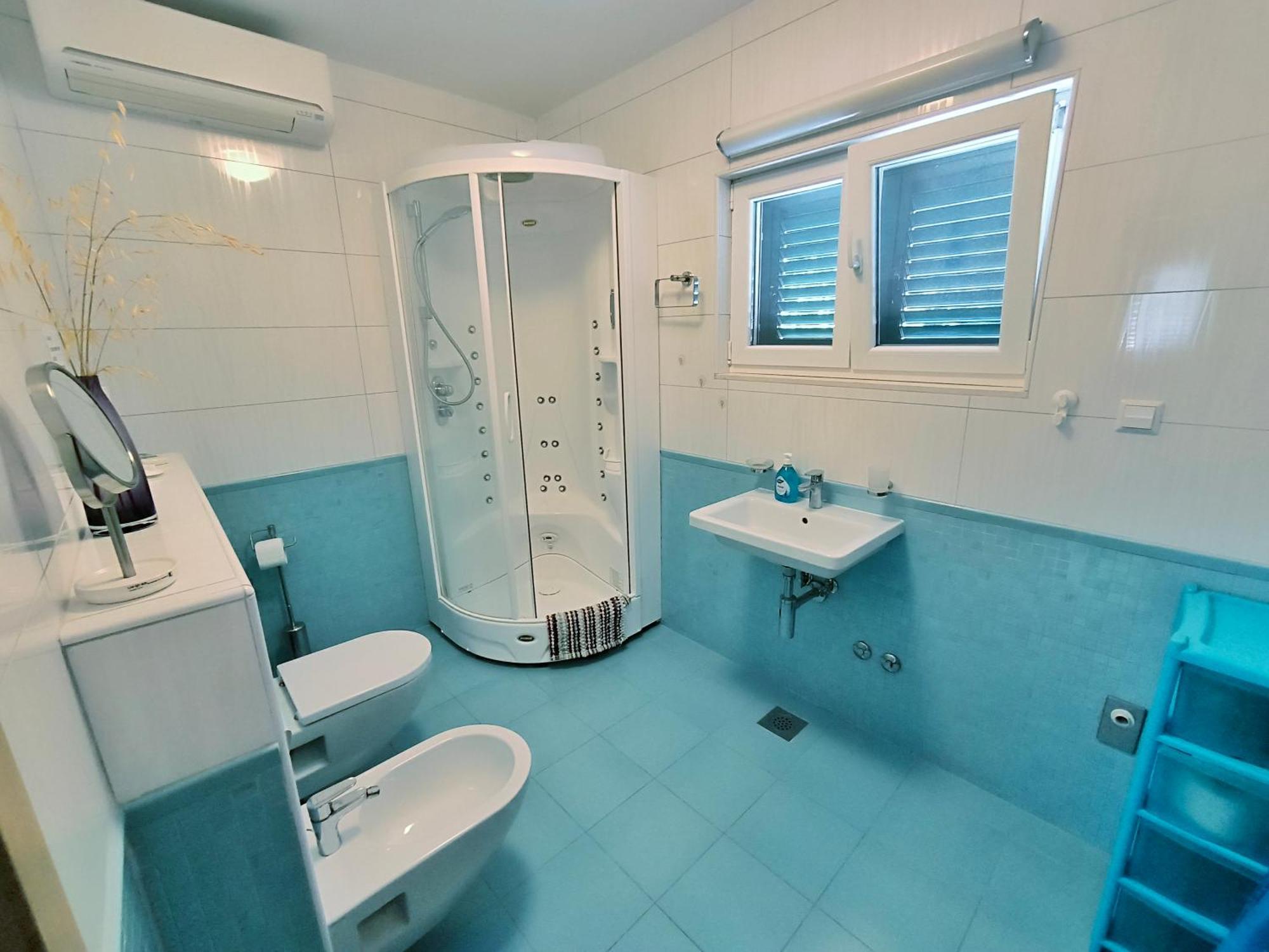 Villa Rastichi Amazing Seaview Трогир Экстерьер фото